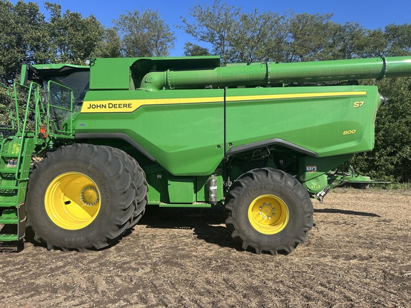 2025 John Deere S7 800 Combine