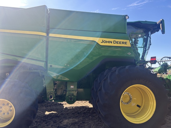 2025 John Deere S7 800 Combine