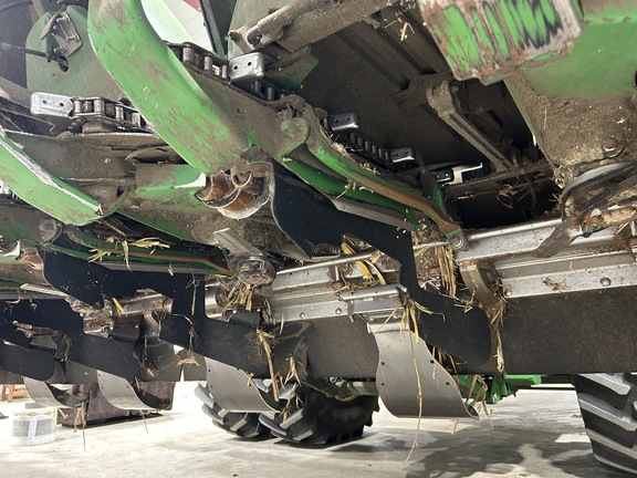 2022 John Deere C12R Header Corn Head