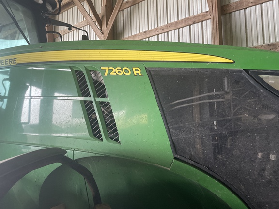 2011 John Deere 7260R Tractor