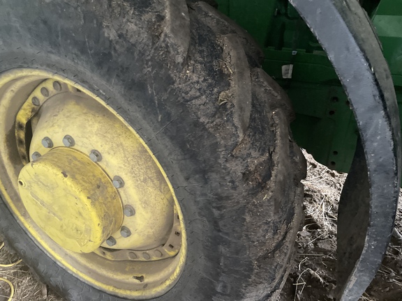 2011 John Deere 7260R Tractor