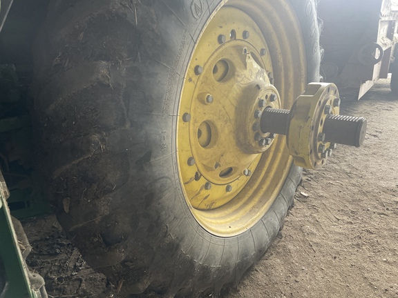 2011 John Deere 7260R Tractor