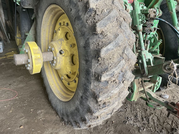 2011 John Deere 7260R Tractor