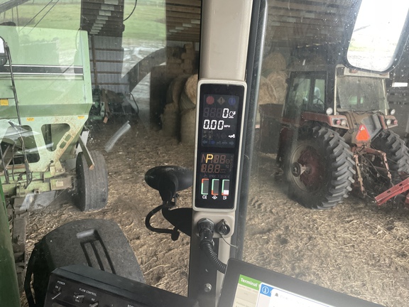 2011 John Deere 7260R Tractor