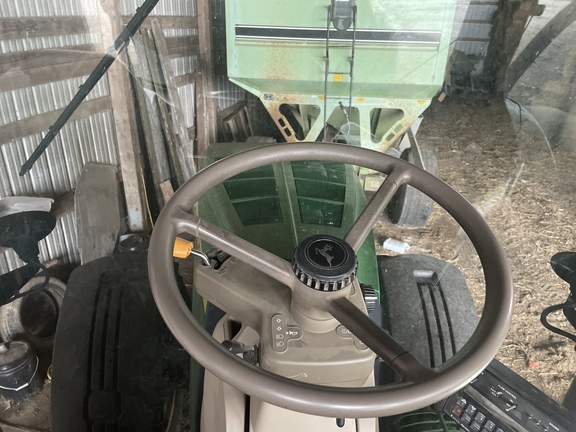 2011 John Deere 7260R Tractor