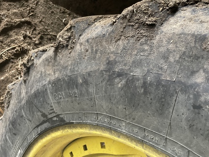 2011 John Deere 7260R Tractor