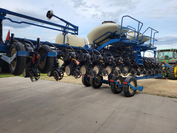 2014 Kinze 3660 Planter