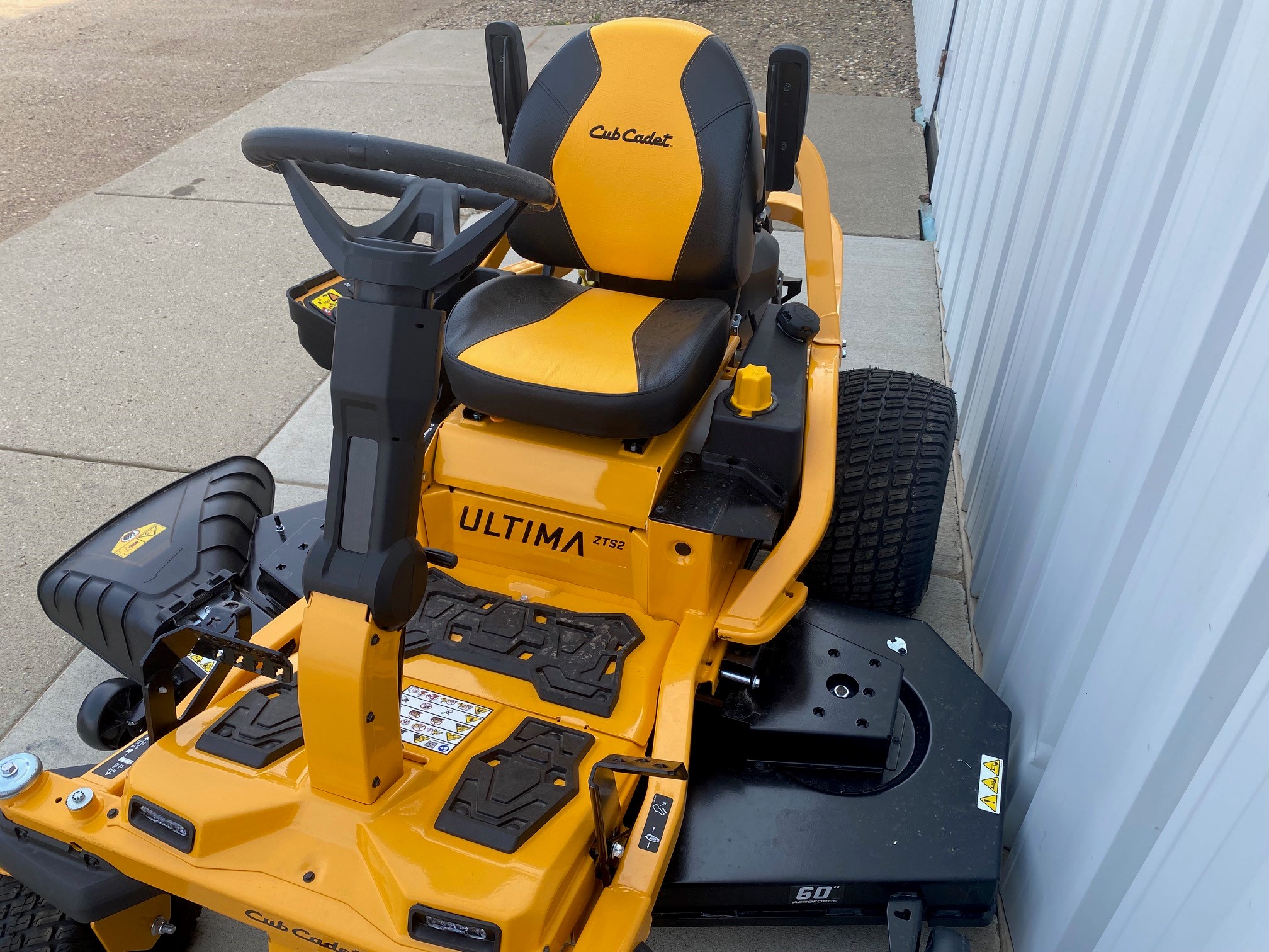 2024 Cub Cadet ZTS2 60 Mower/Zero Turn