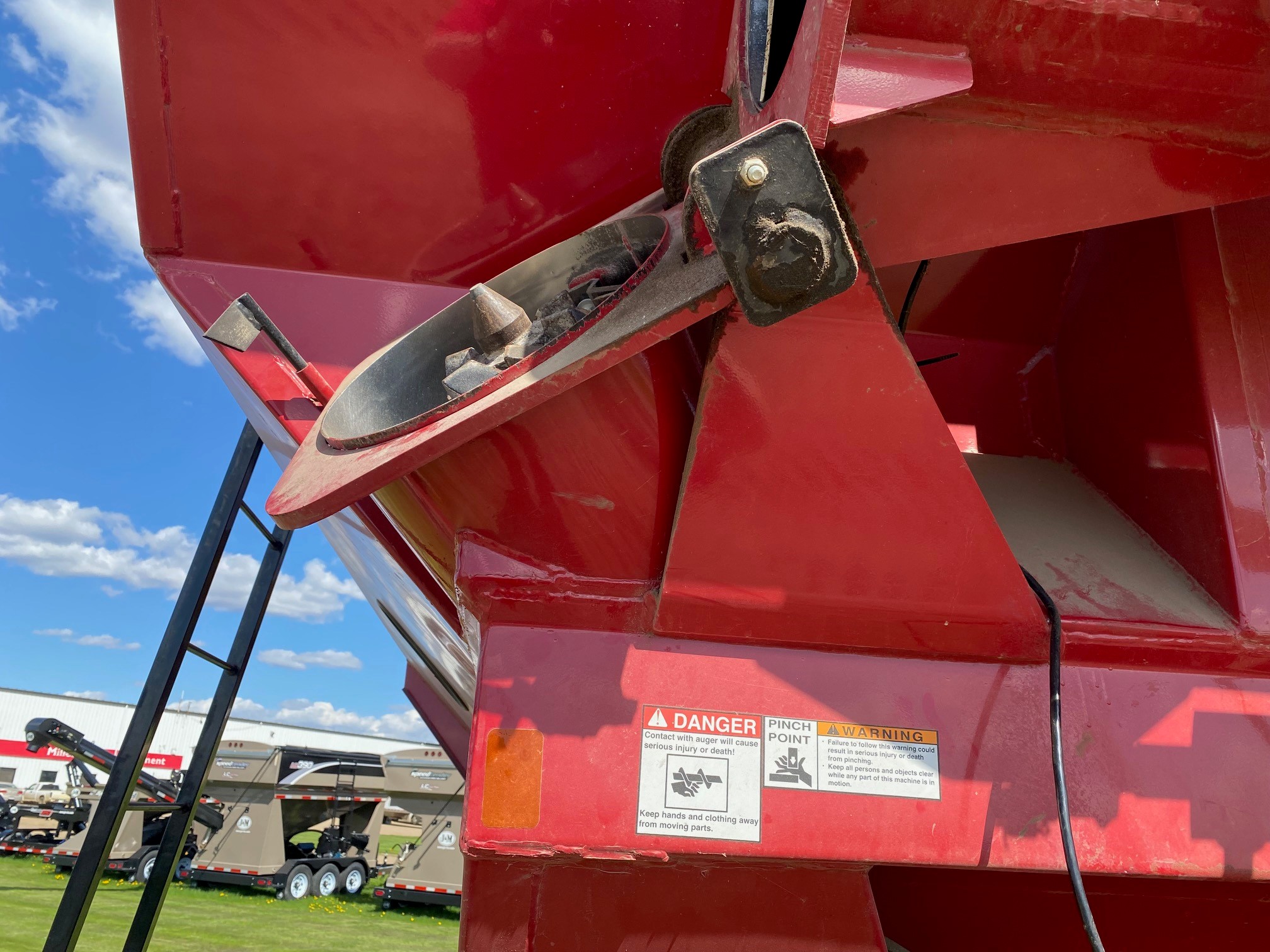 2011 Demco 650 Grain Cart