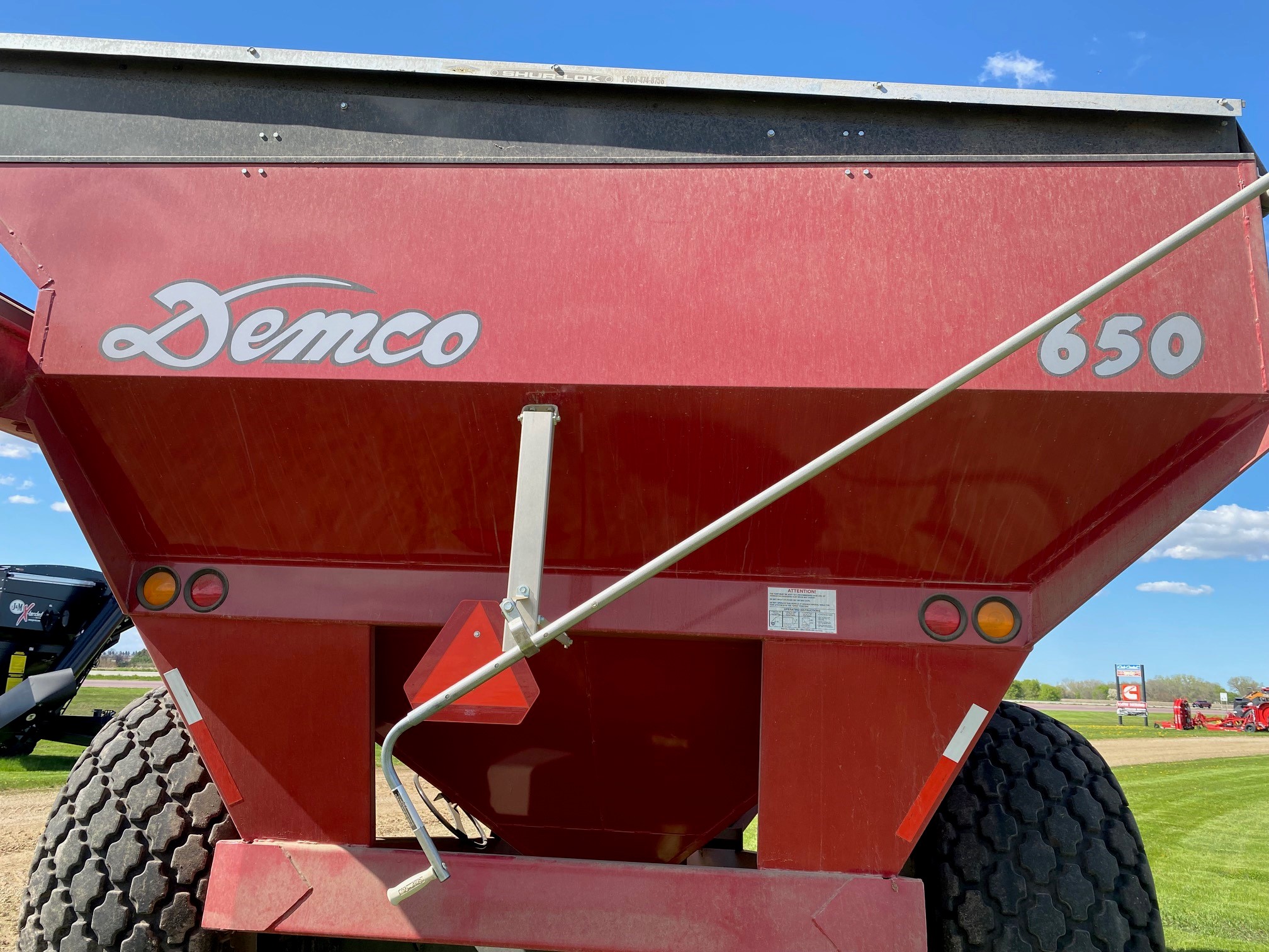 2011 Demco 650 Grain Cart