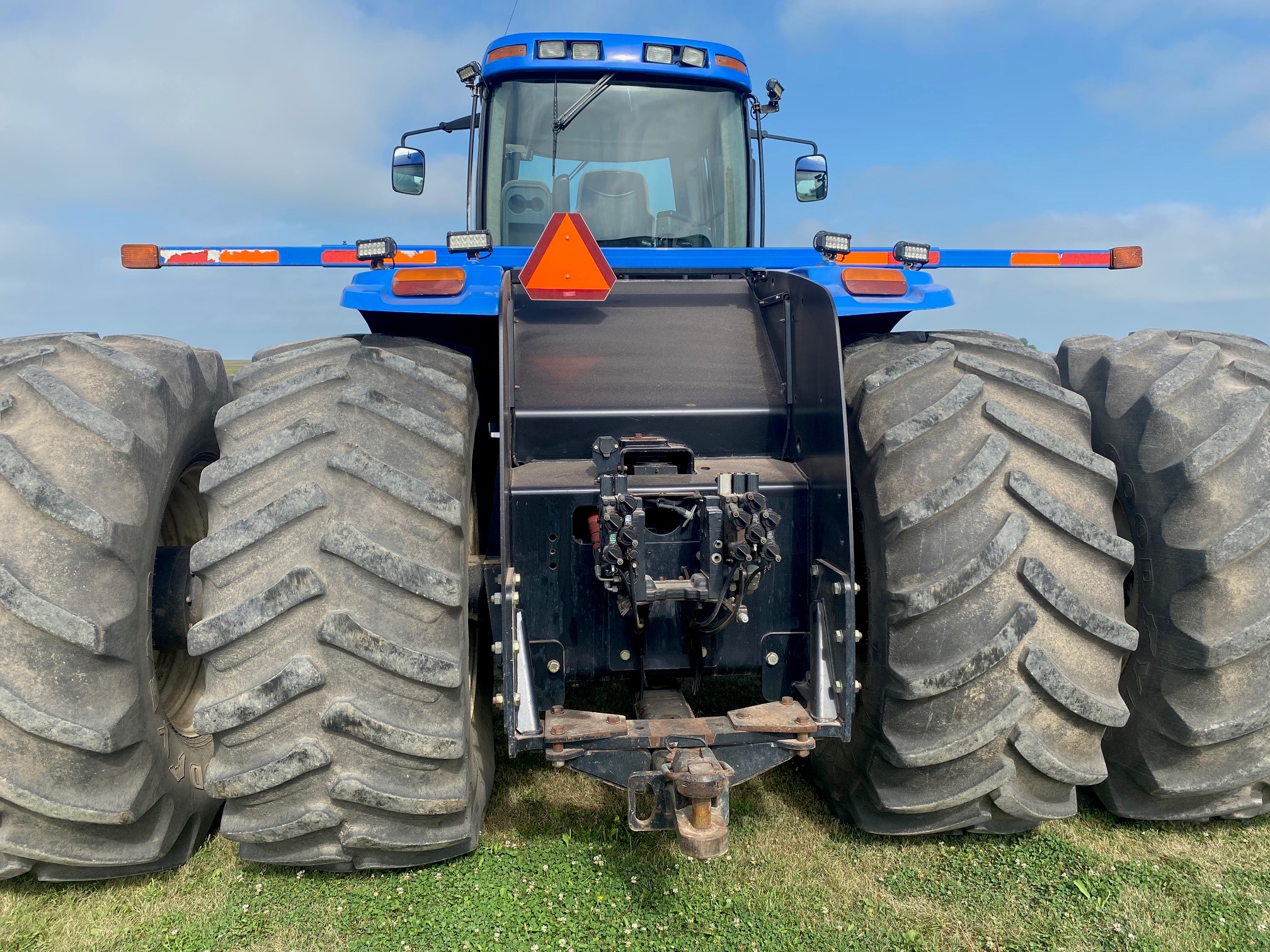 2002 New Holland TJ375 Tractor 4WD