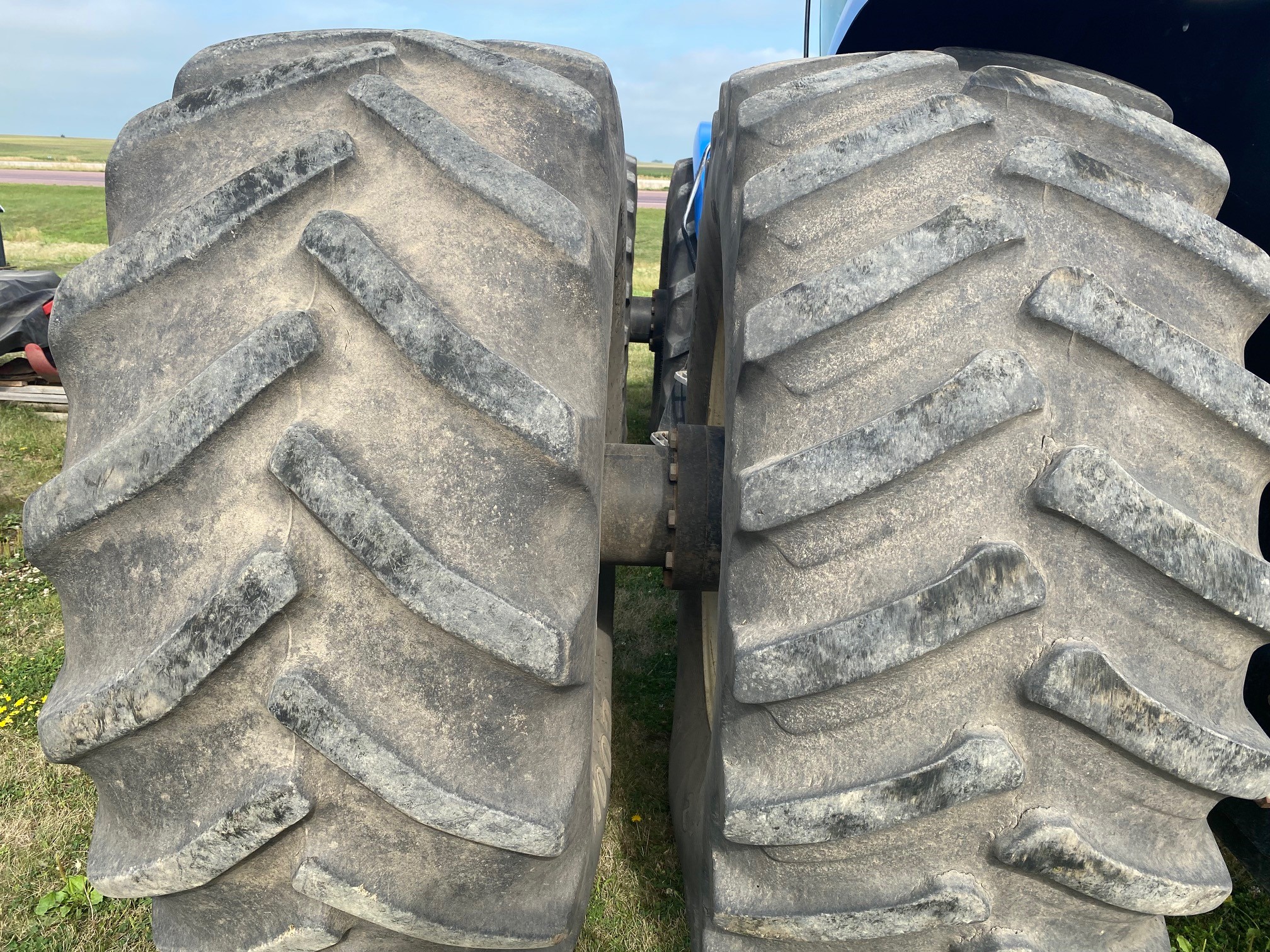 2002 New Holland TJ375 Tractor 4WD