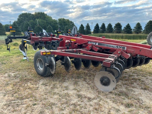 Case IH 530B - w/Dsk Lvlr Deep Tillage