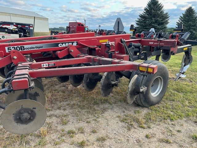 Case IH 530B - w/Dsk Lvlr Deep Tillage