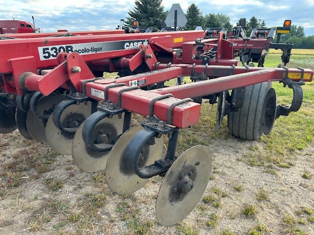 Case IH 530B - w/Dsk Lvlr Deep Tillage