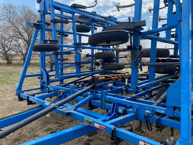 1998 DMI TIGER MATE II--48.5 w/3 Bar Harrow Field Cultivator