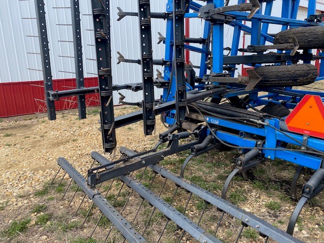 1998 DMI TIGER MATE II--48.5 w/3 Bar Harrow Field Cultivator