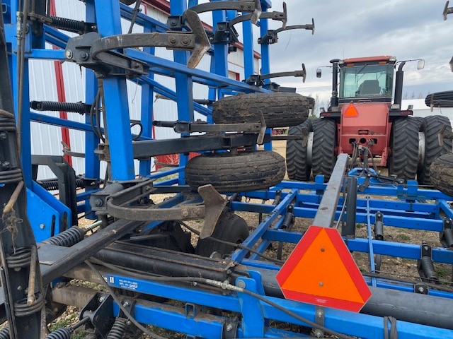 1998 DMI TIGER MATE II--48.5 w/3 Bar Harrow Field Cultivator