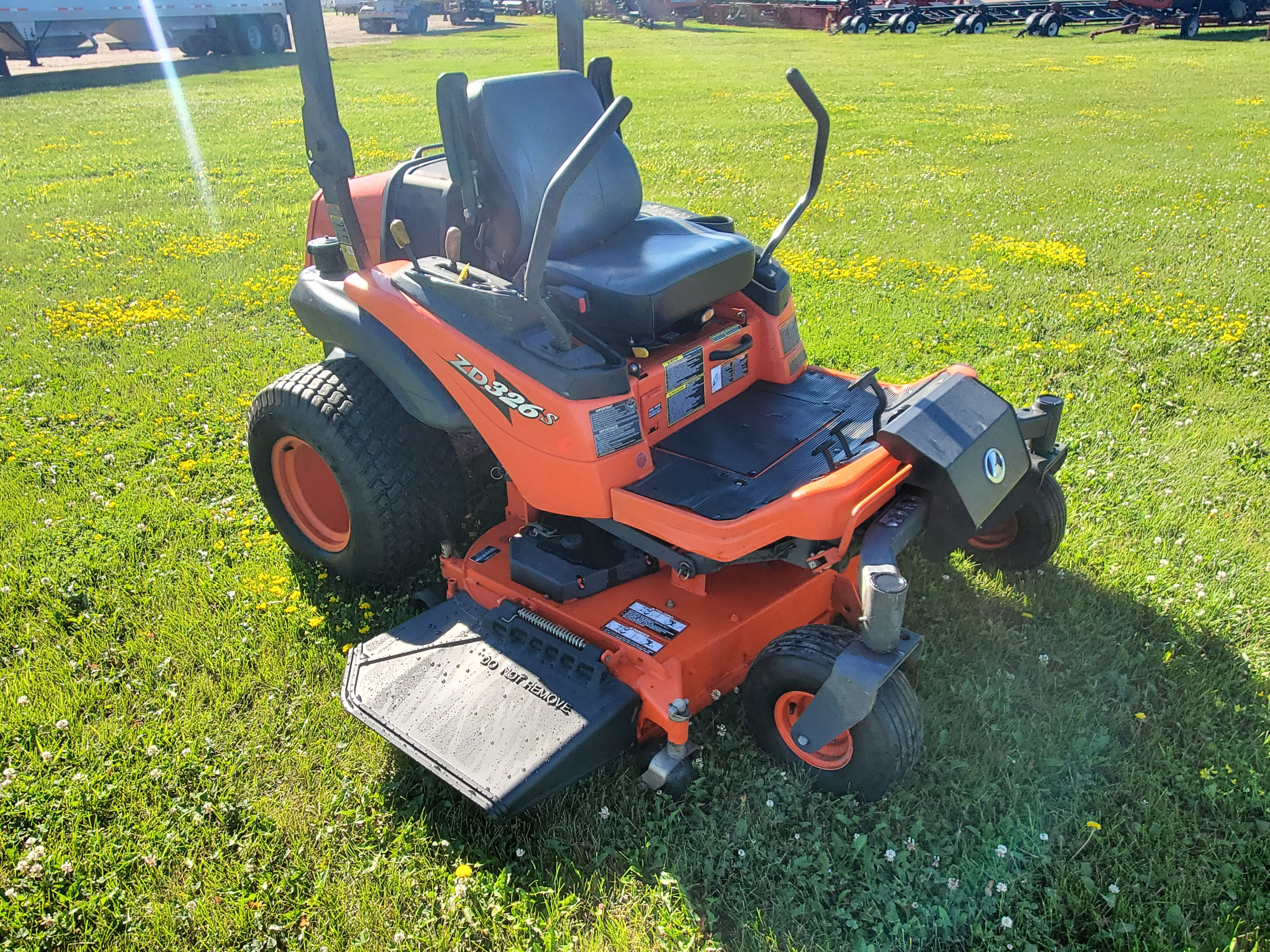 2008 Kubota ZD326S Mower/Zero Turn