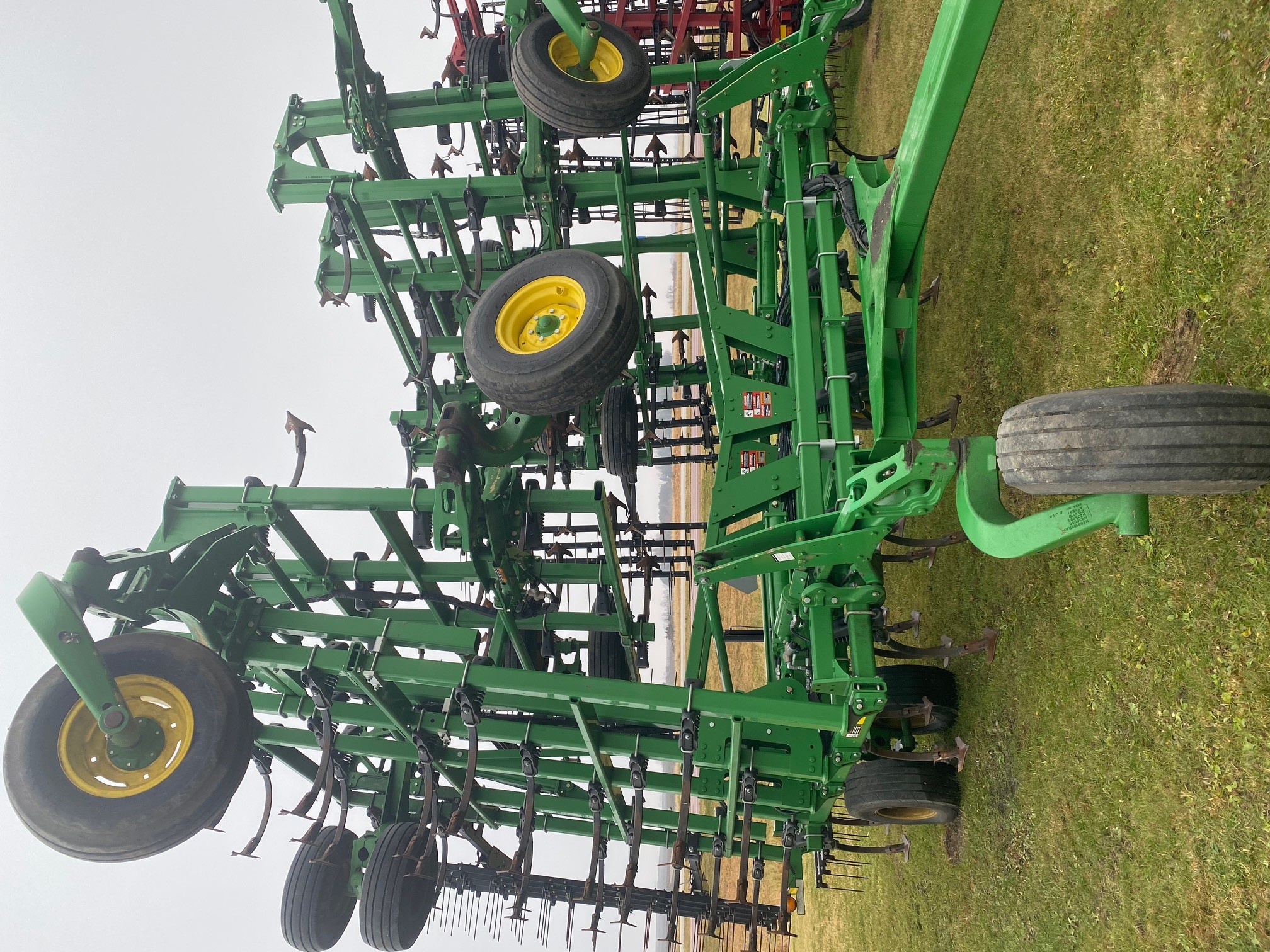 2014 John Deere 2210 Field Cultivator