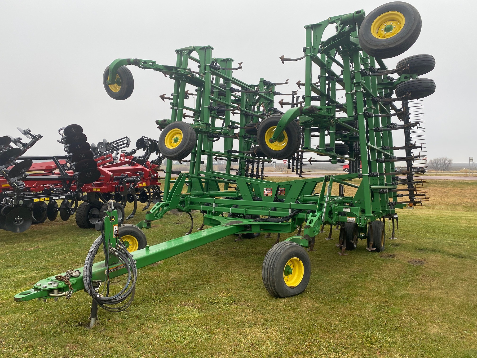 2014 John Deere 2210 Field Cultivator
