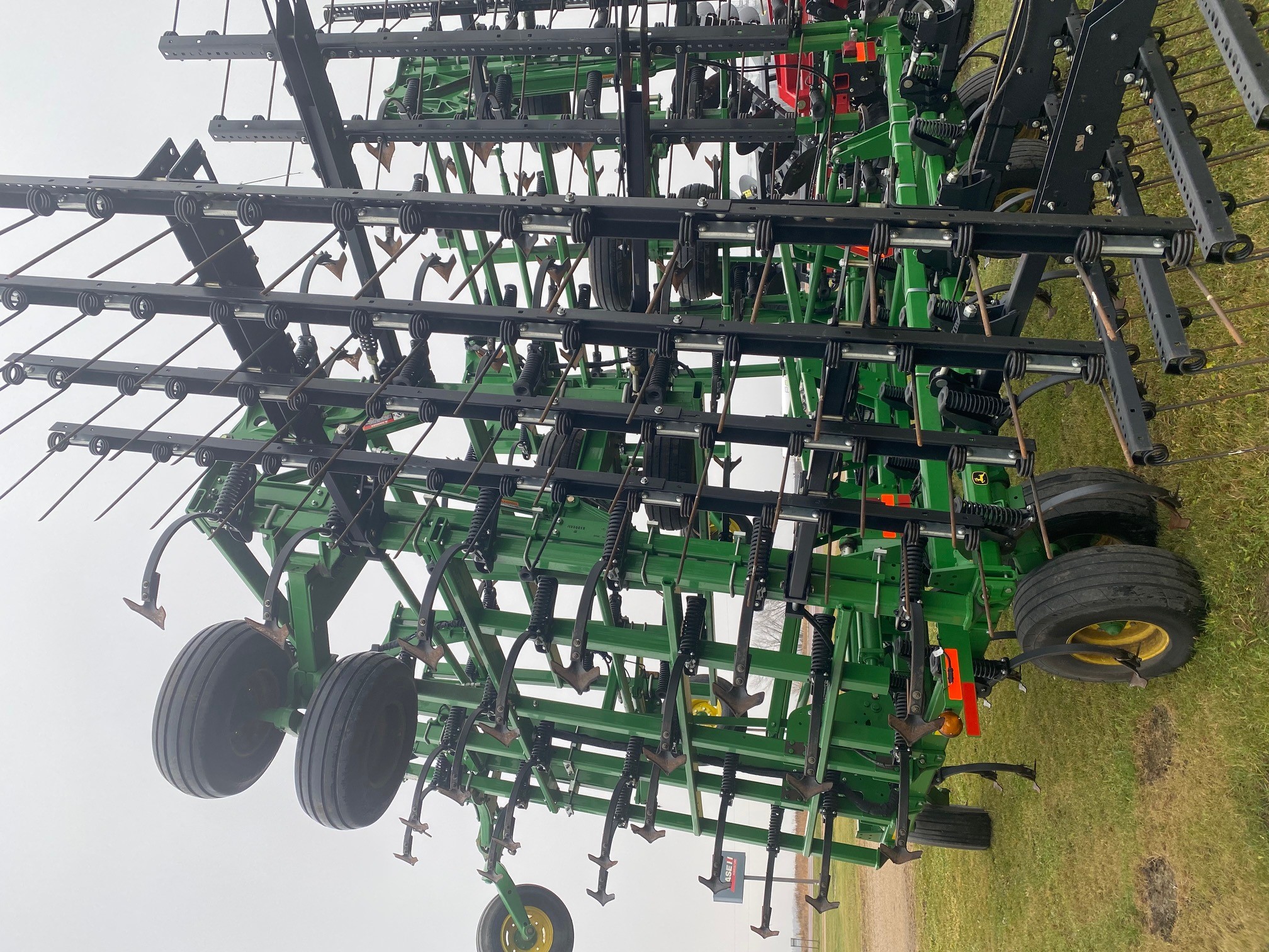 2014 John Deere 2210 Field Cultivator