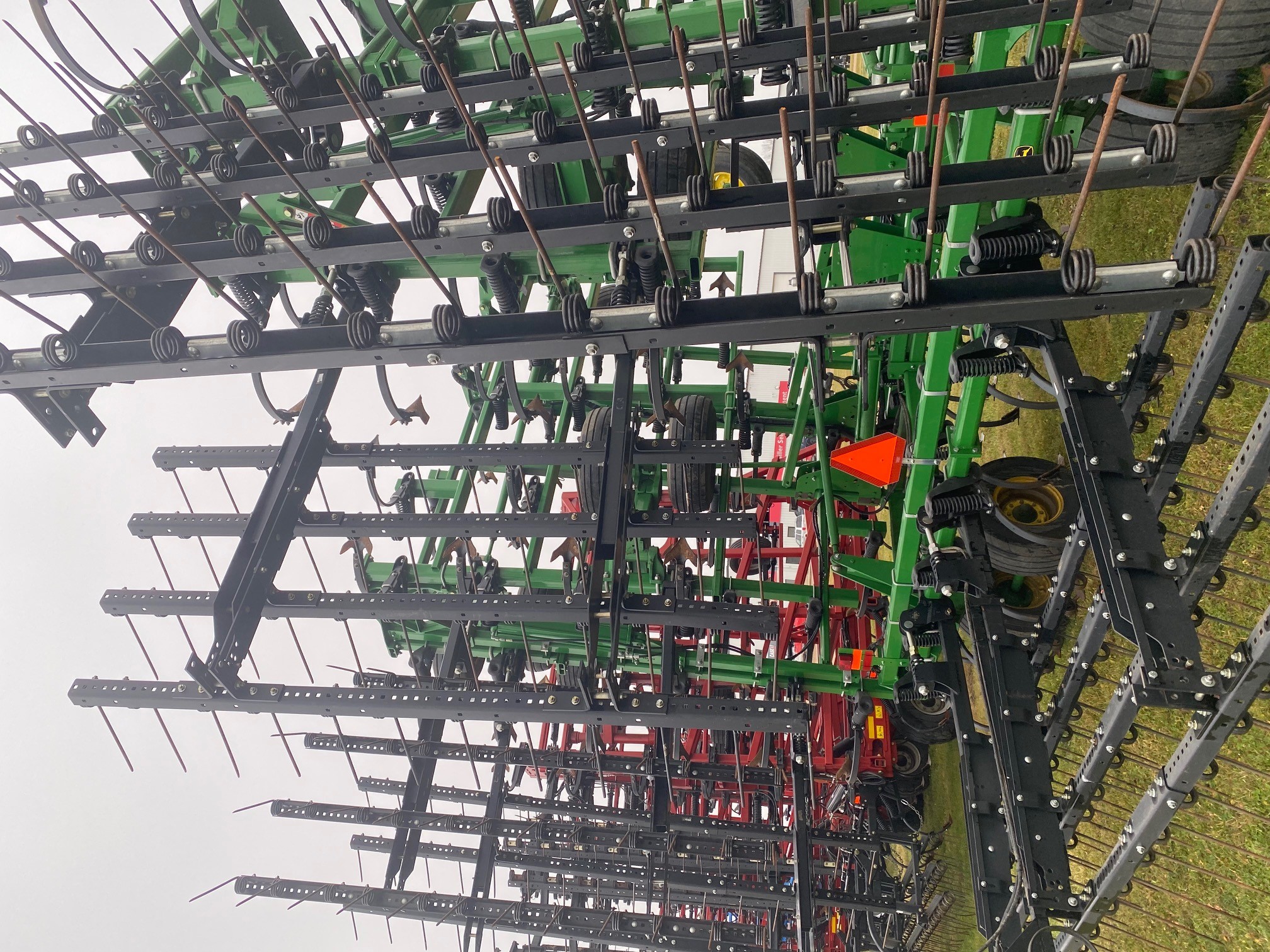 2014 John Deere 2210 Field Cultivator