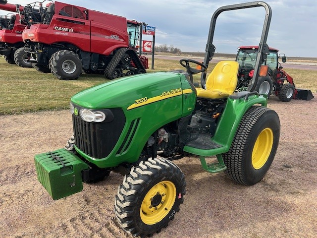 2007 John Deere 3520 Tractor