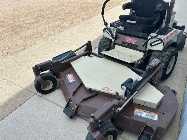 2021 Grasshopper 725DT w/72" SD Mower/Zero Turn