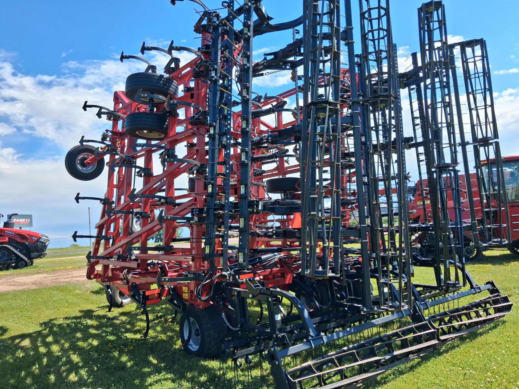2025 Case IH TIGER-MATE 255--60.1FT Floating & Narrow Transport Field Cultivator