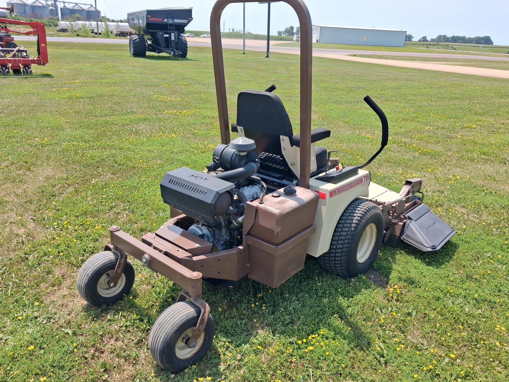 2010 Grasshopper 729BT Big Block-52" Side Discharge Deck Mower/Zero Turn