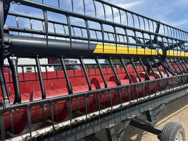 2013 Case IH 3020-35ft Header Combine