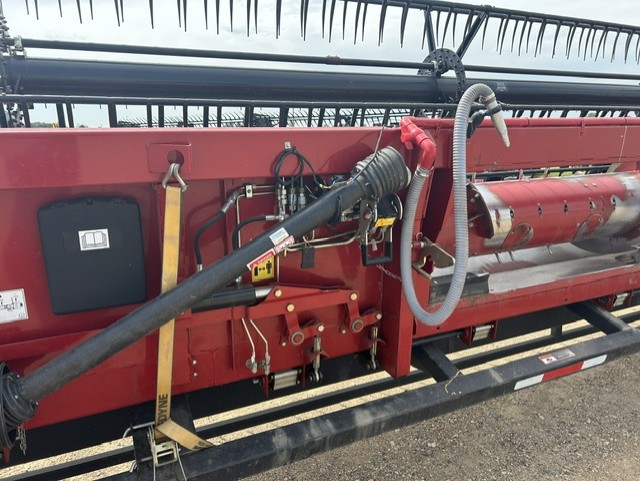 2013 Case IH 3020-35ft Header Combine