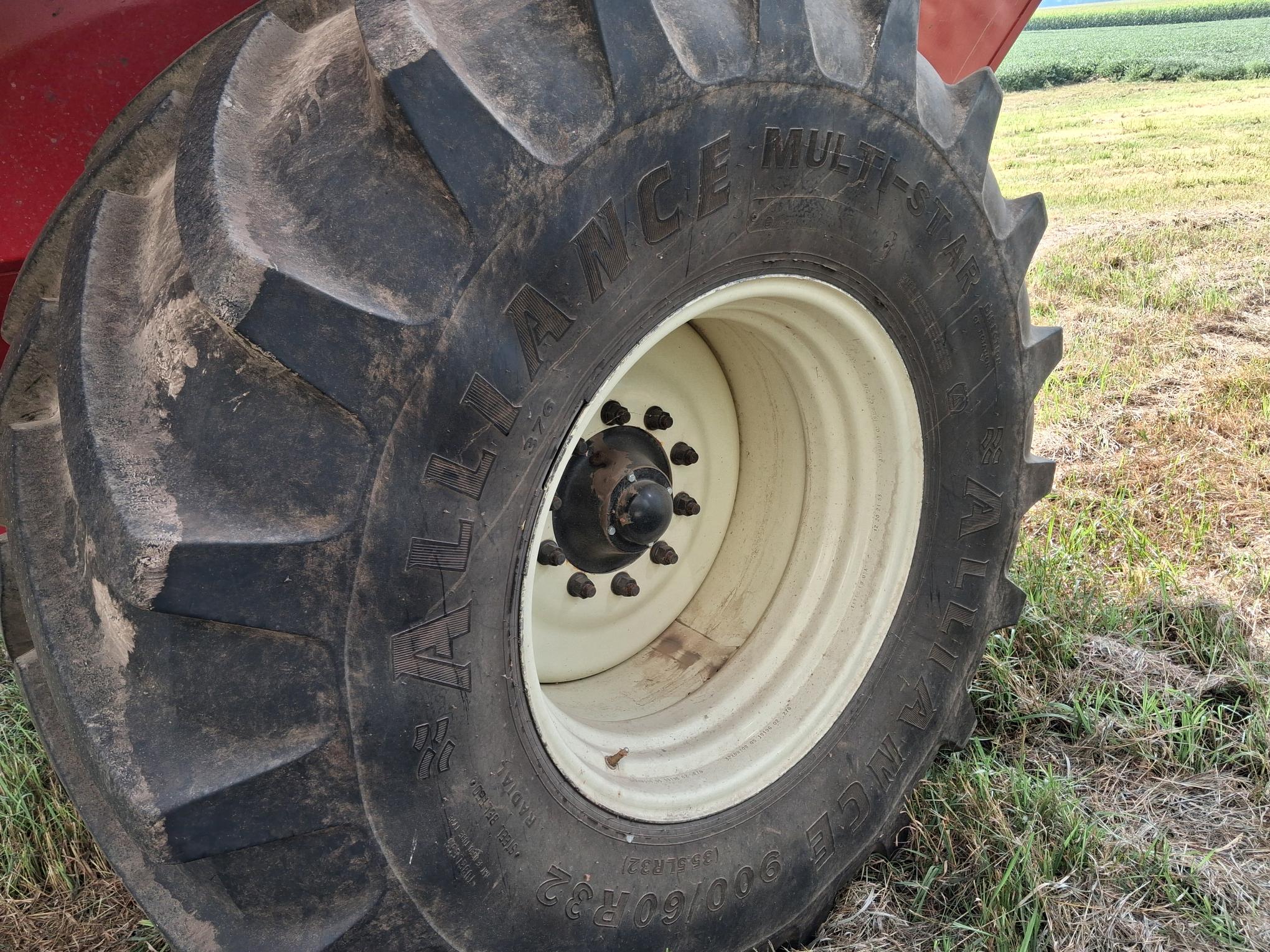 2022 J&M 1000-20 Grain Cart