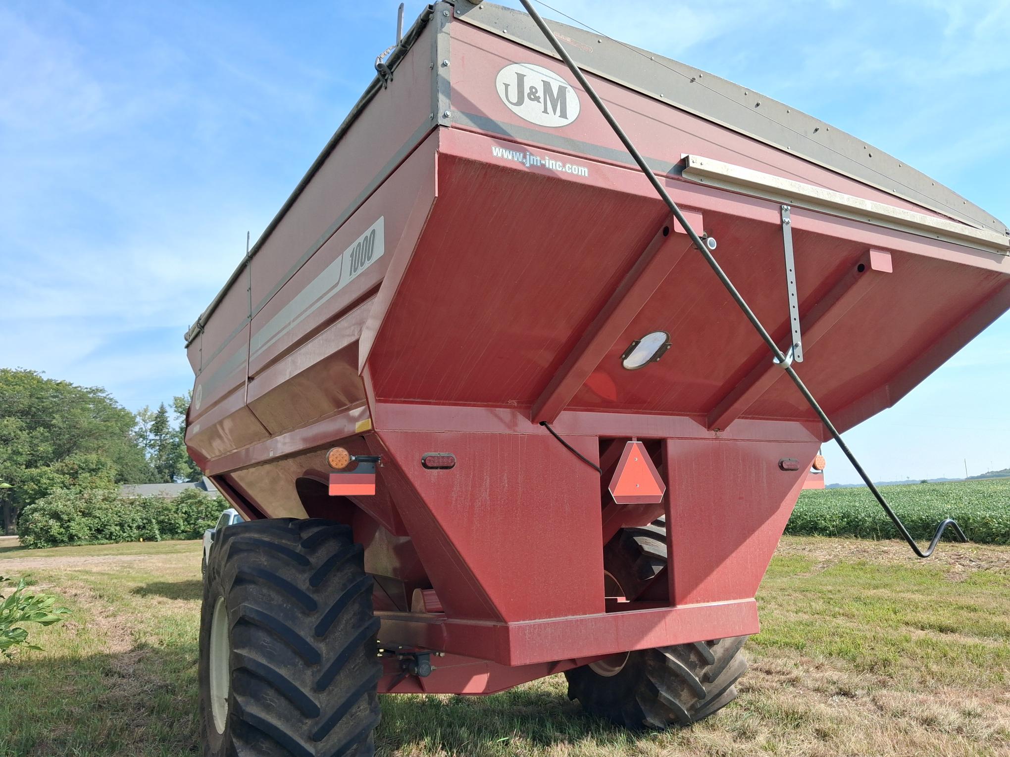 2022 J&M 1000-20 Grain Cart