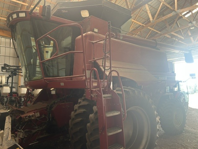 2005 Case IH 2388 Combine