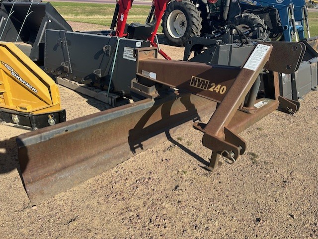 Bison NVH 240 Blade Rear