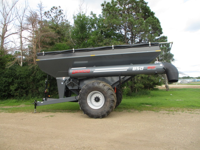 2023 Demco 850SA---Tarp & Scale Grain Cart