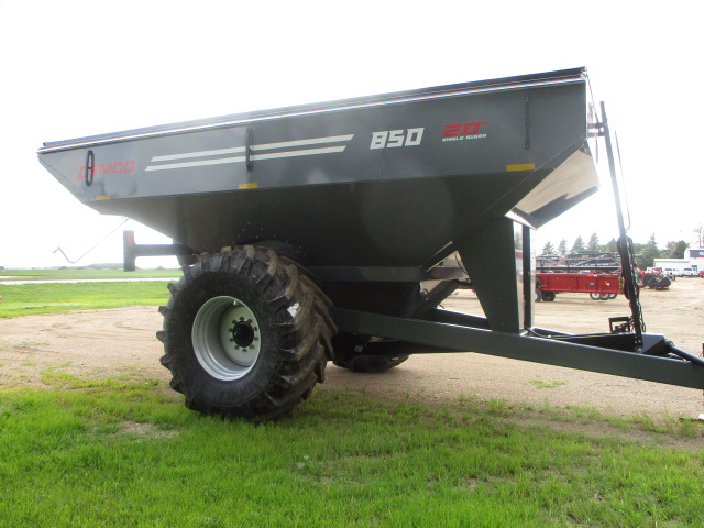 2023 Demco 850SA---Tarp & Scale Grain Cart