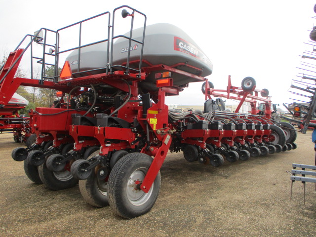 2013 Case IH 1255 24R30" Planter