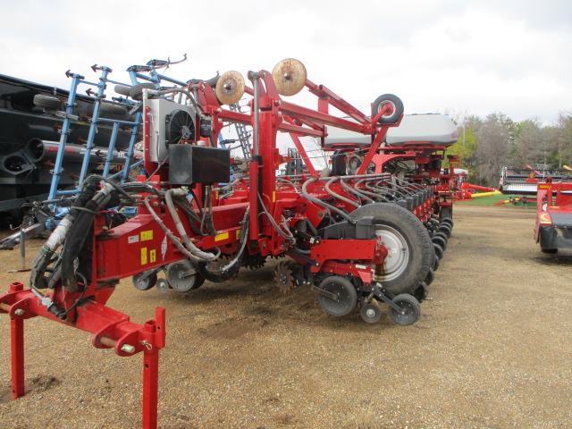 2013 Case IH 1255 24R30" Planter