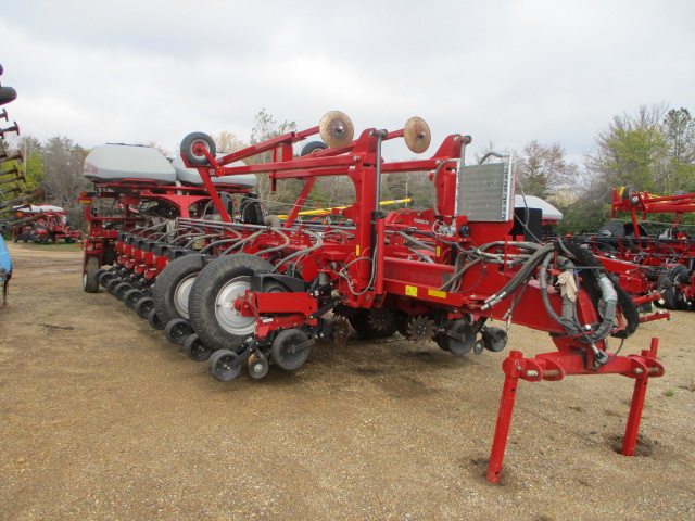 2013 Case IH 1255 24R30" Planter