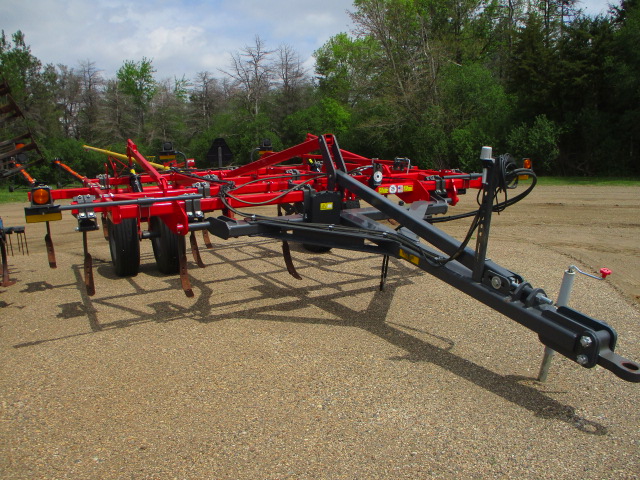 2015 Wil-Rich 2510 Chisel Plow