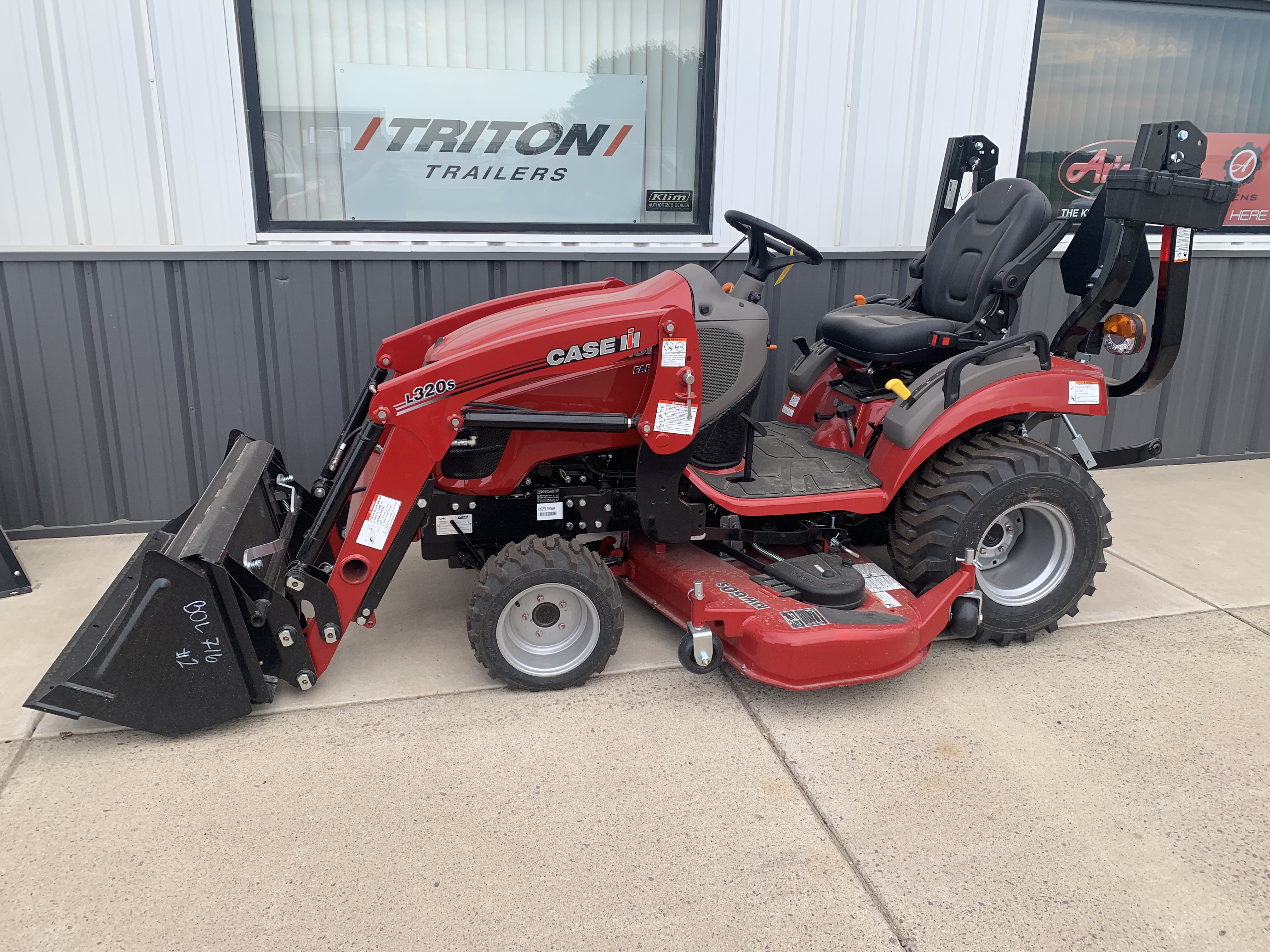 2024 Case IH Farmall 25SC Loader/Mower/ROPS Tractor