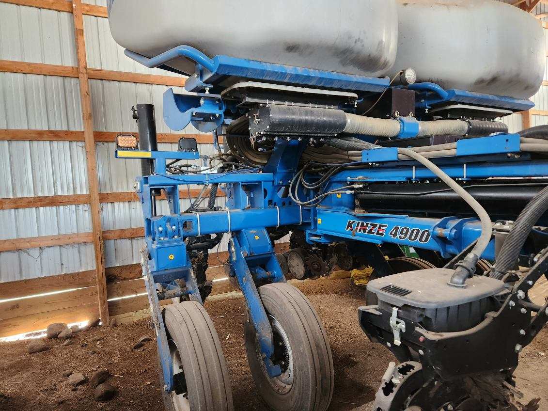 2014 Kinze 4900 Planter