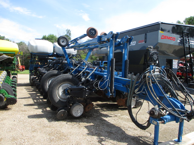 2014 Kinze 4900 24R30 Planter