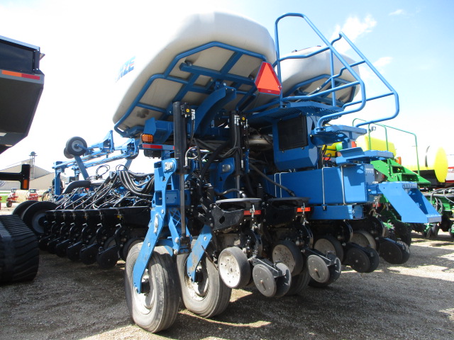 2014 Kinze 4900 24R30 Planter