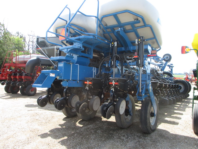 2014 Kinze 4900 24R30 Planter