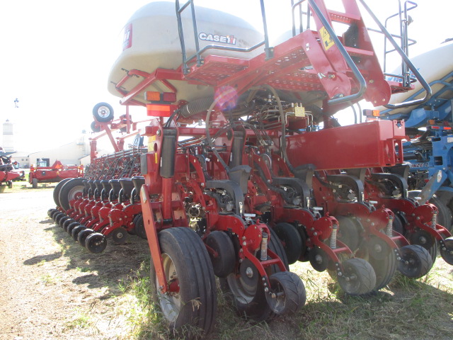 2019 Case IH ER 2150 Planter 24 Row 30"FF No Liq Planter