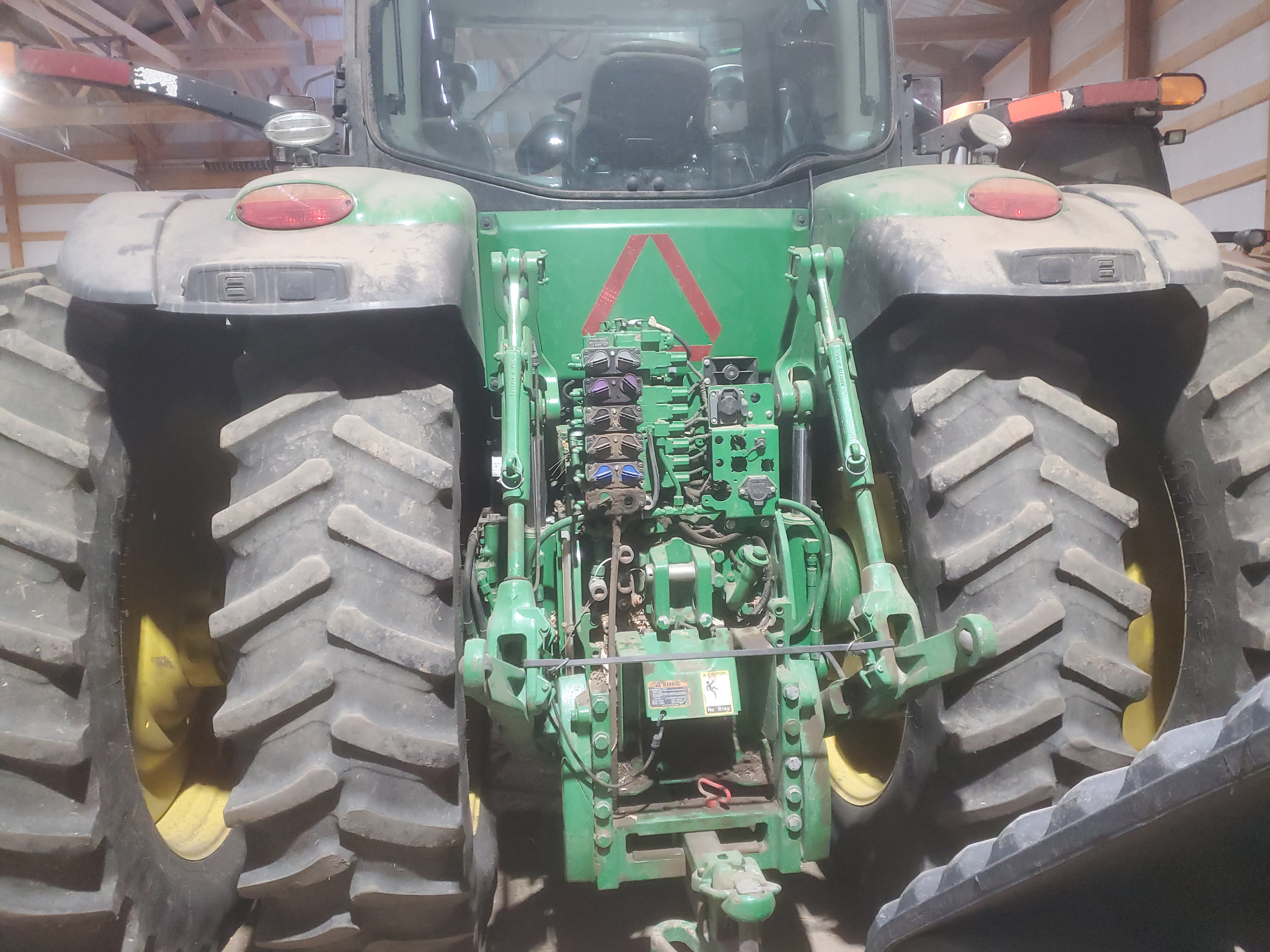 2017 John Deere 7270R Tractor